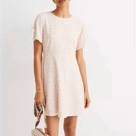 Madewell Dresses & Skirts - Madewell Light Cream Floral Mini Dress